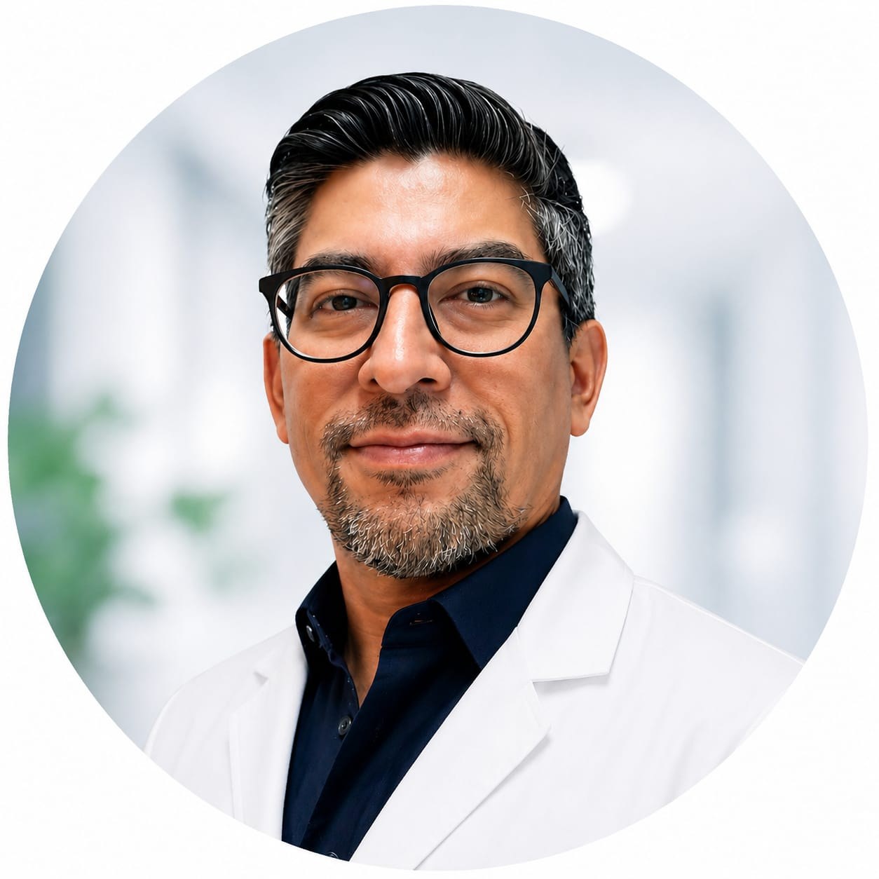 Dr. Mauricio Ernesto Flores Morales